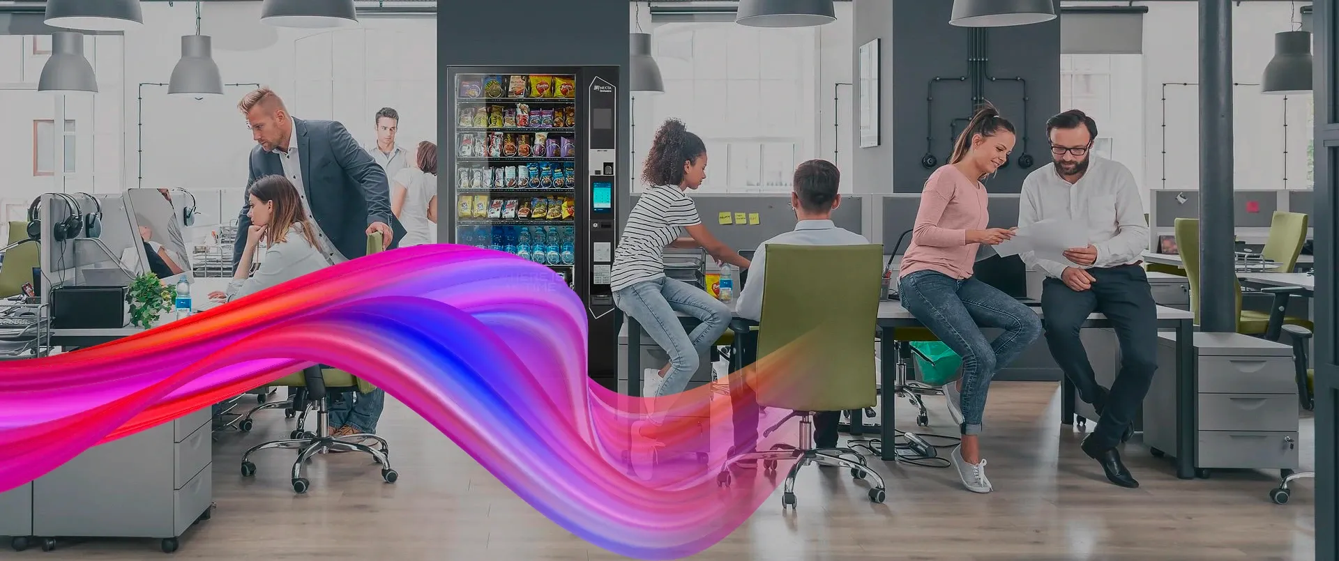 «Επαγγελματικός χώρος με αυτόματο πωλητή και χρήστες που εξυπηρετούνται γρήγορα»